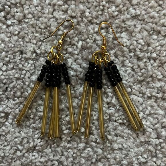 Black and gold multi strand statement necklace with earrings - Picture 3 of 4